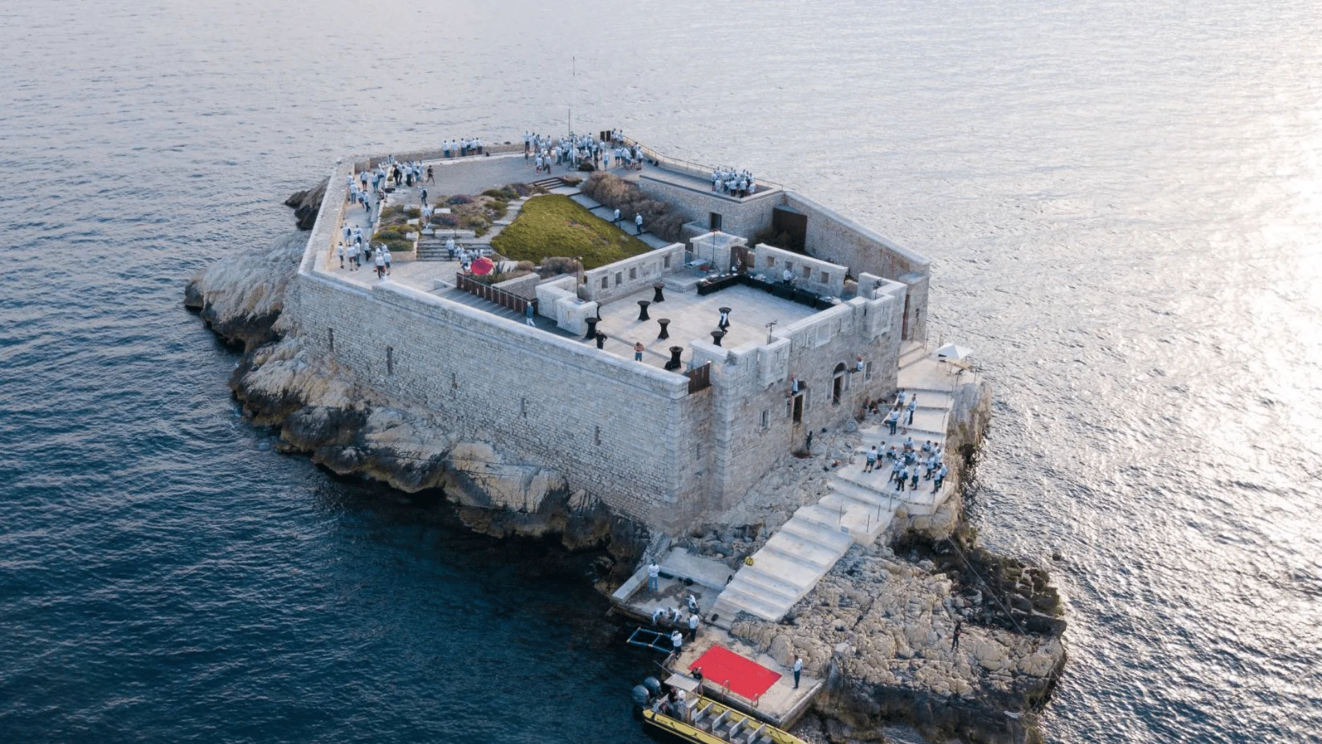 Les Jardins Suspendus Sur L'île Degaby Cover