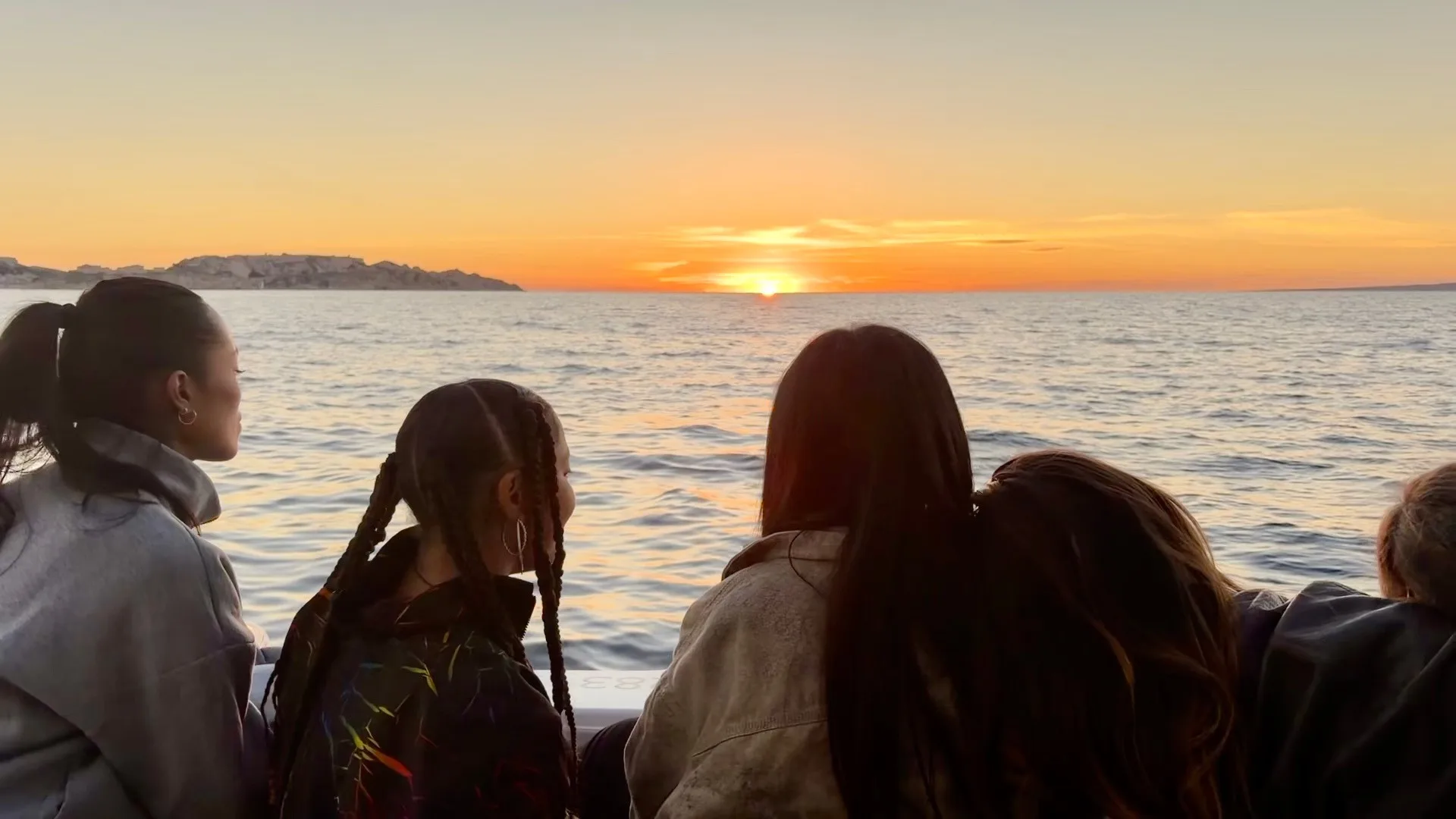 Cercle De Femmes En Mer Marseille Cover