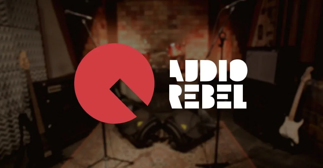 Marina Lutfi – Outra Dimensão [O Mar] Na Rebel Cover