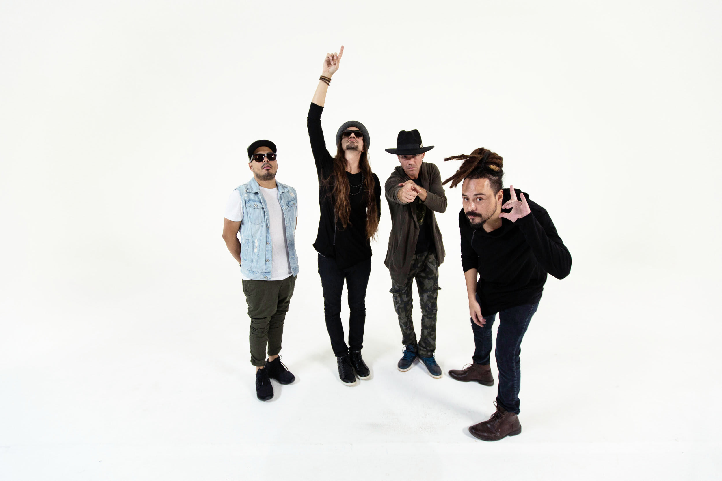 Zeyzey Presents: Halloween With Locos Por Juana + Msbss Cover