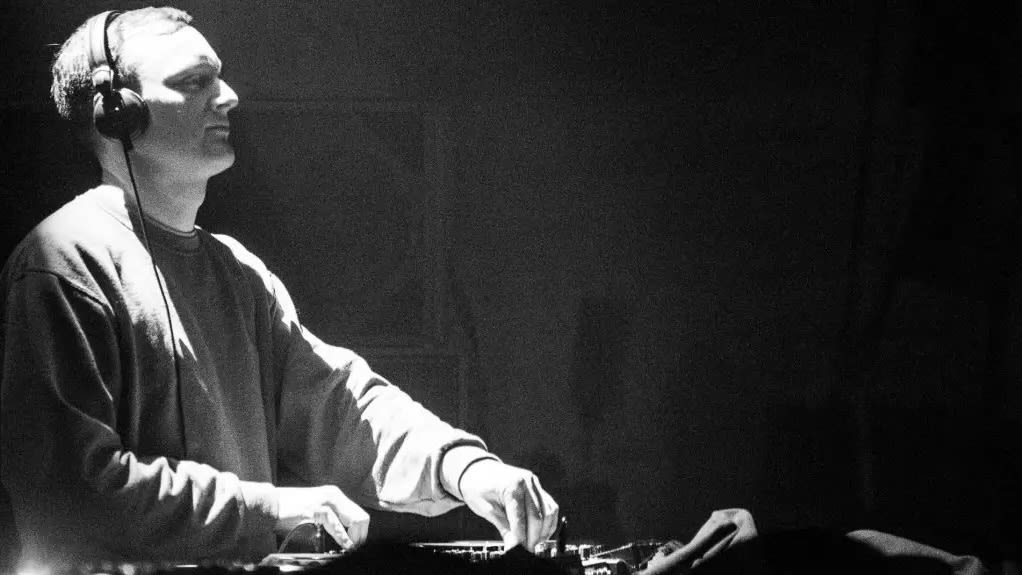 Mono Night W/ Barnt & Guests Cover