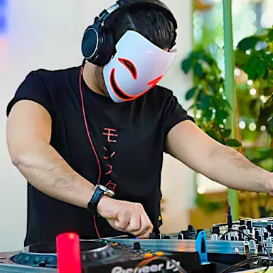 Play House: Keeping the Vibe Alive