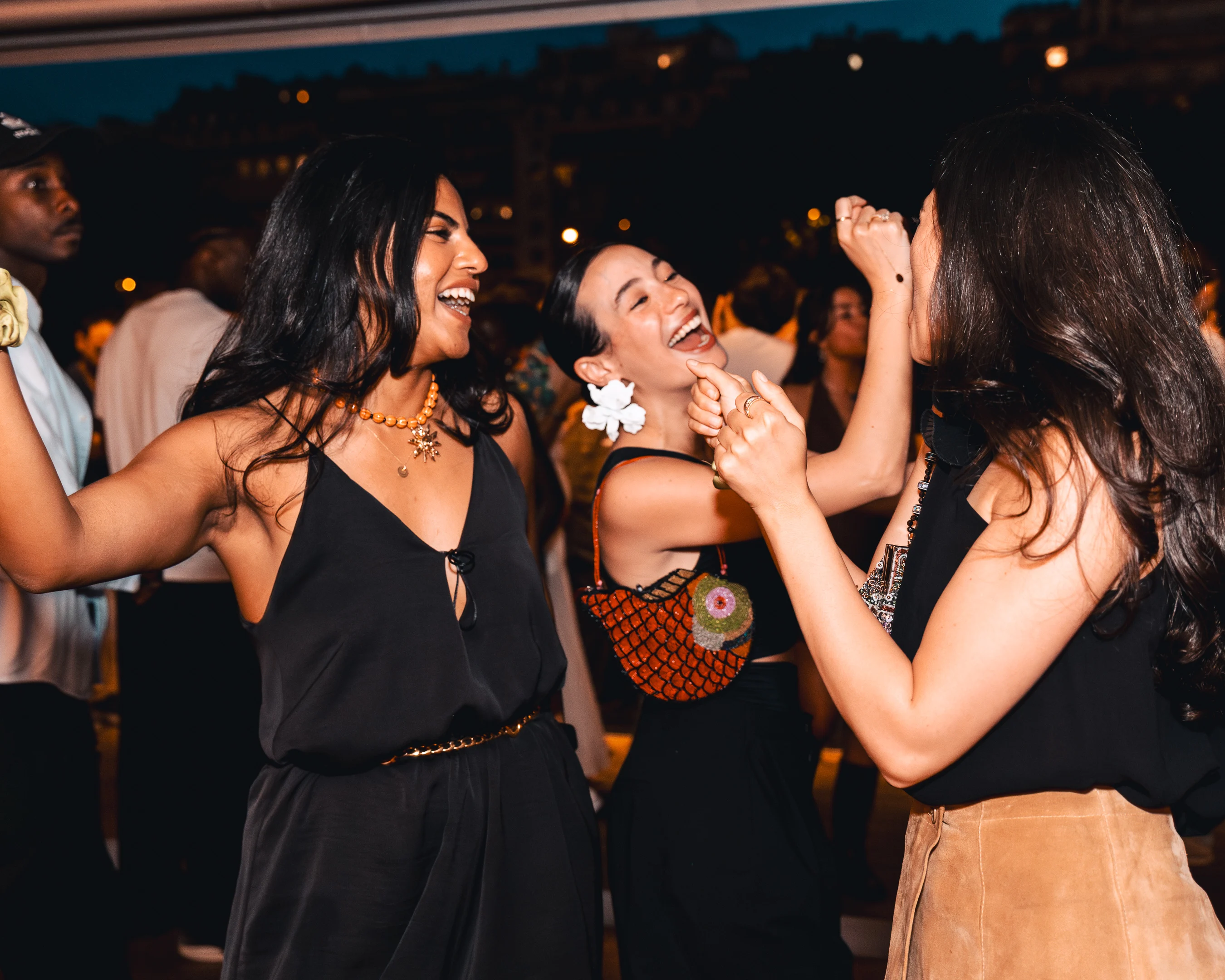 Noti Calling 18/09 — Sunset Boat Party
