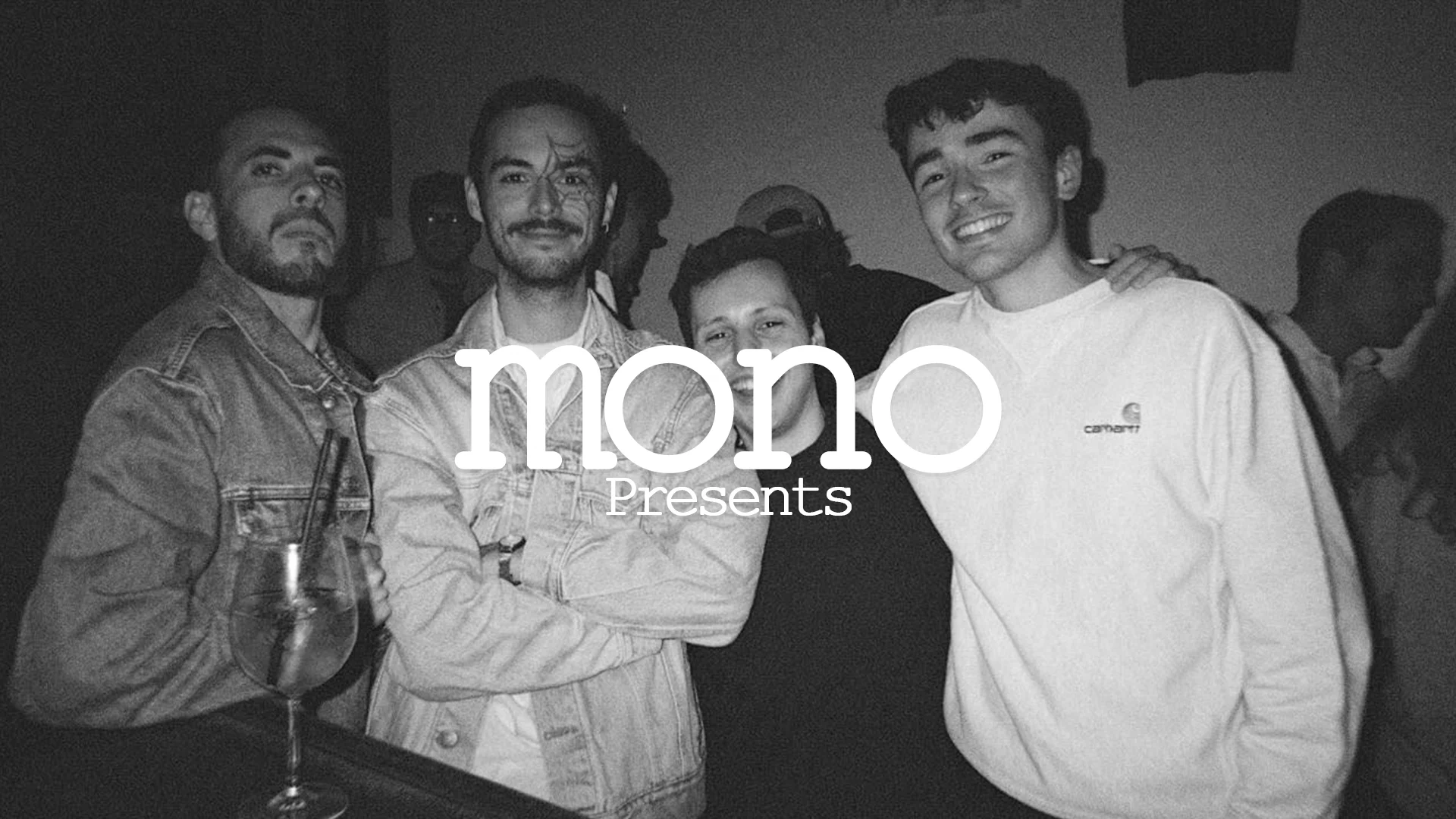 Mono Avec Velours, Pahrazar Et Voy4ge