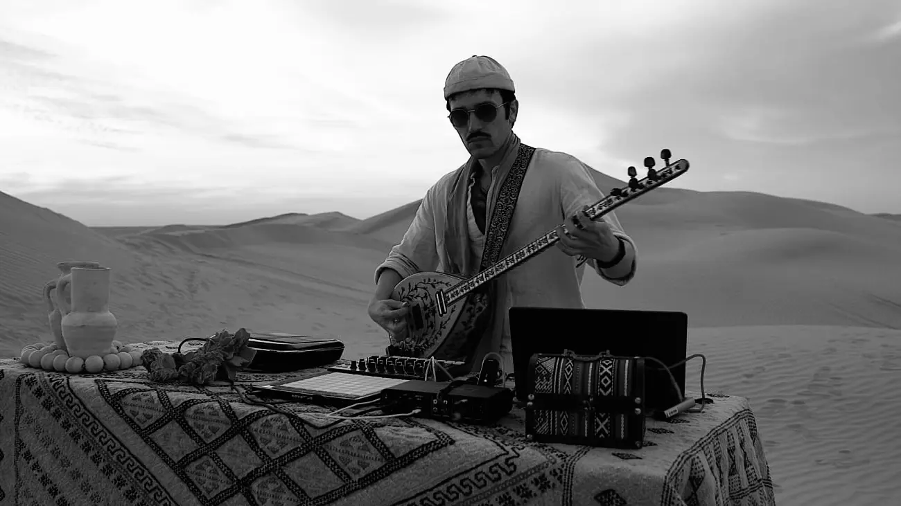 Woh: Jarl Flamar, Camille Luciani, Bakean & Friends