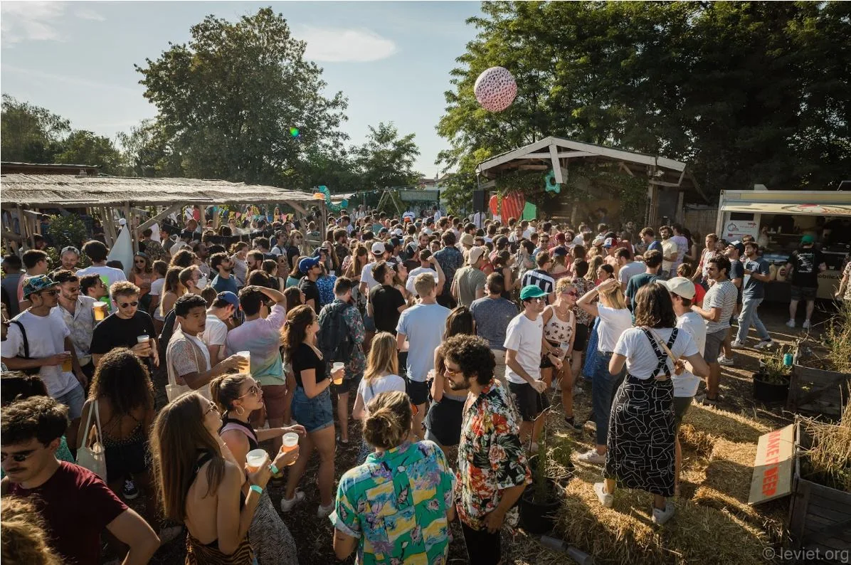 Open Air Dure Vie : Abdul Raeva, Reflex Blue, Jerry Horny