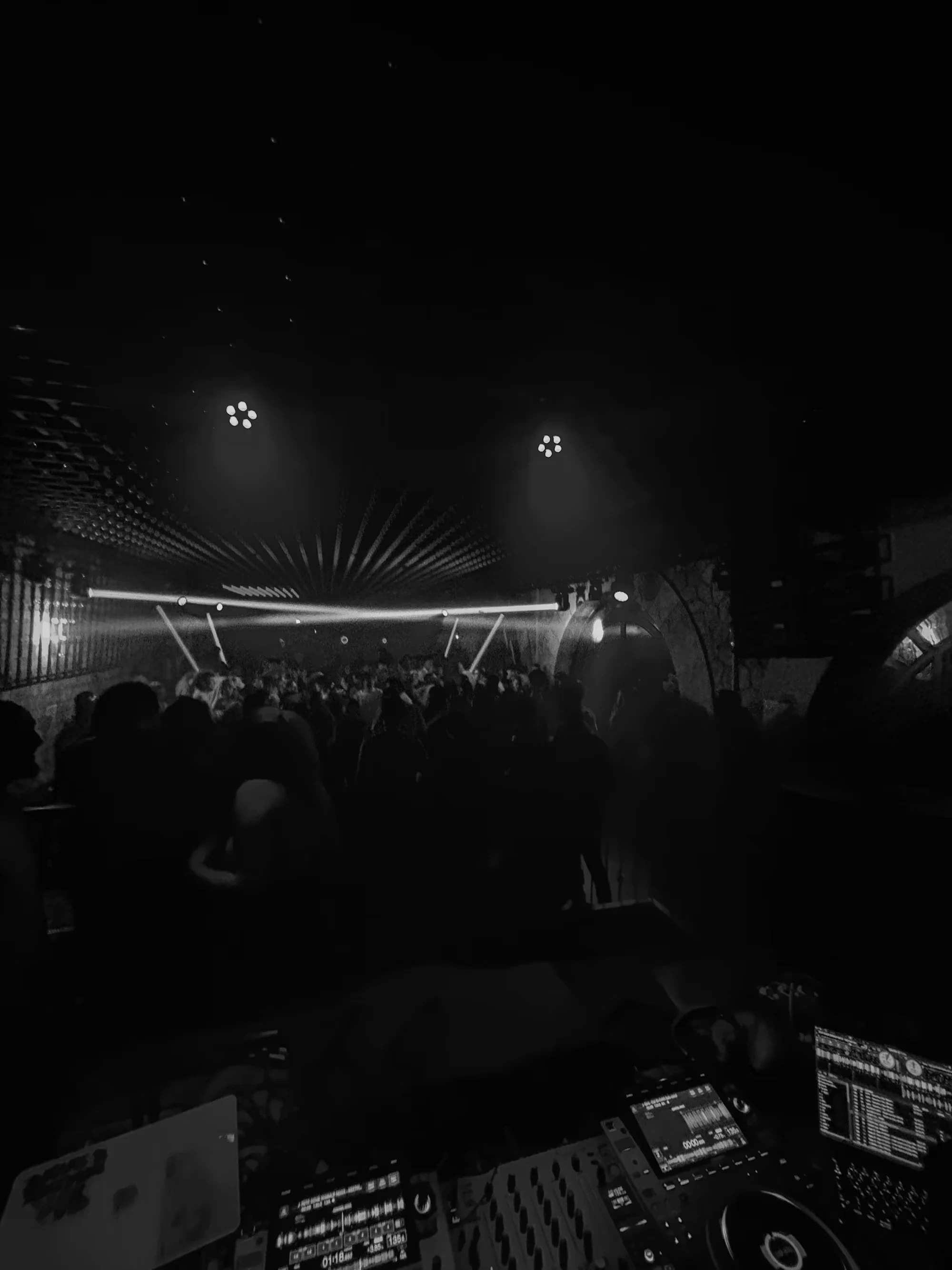 DJ WAAVE