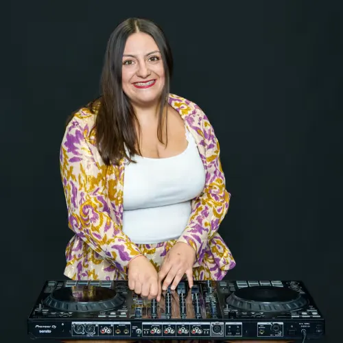 DJ JOYA