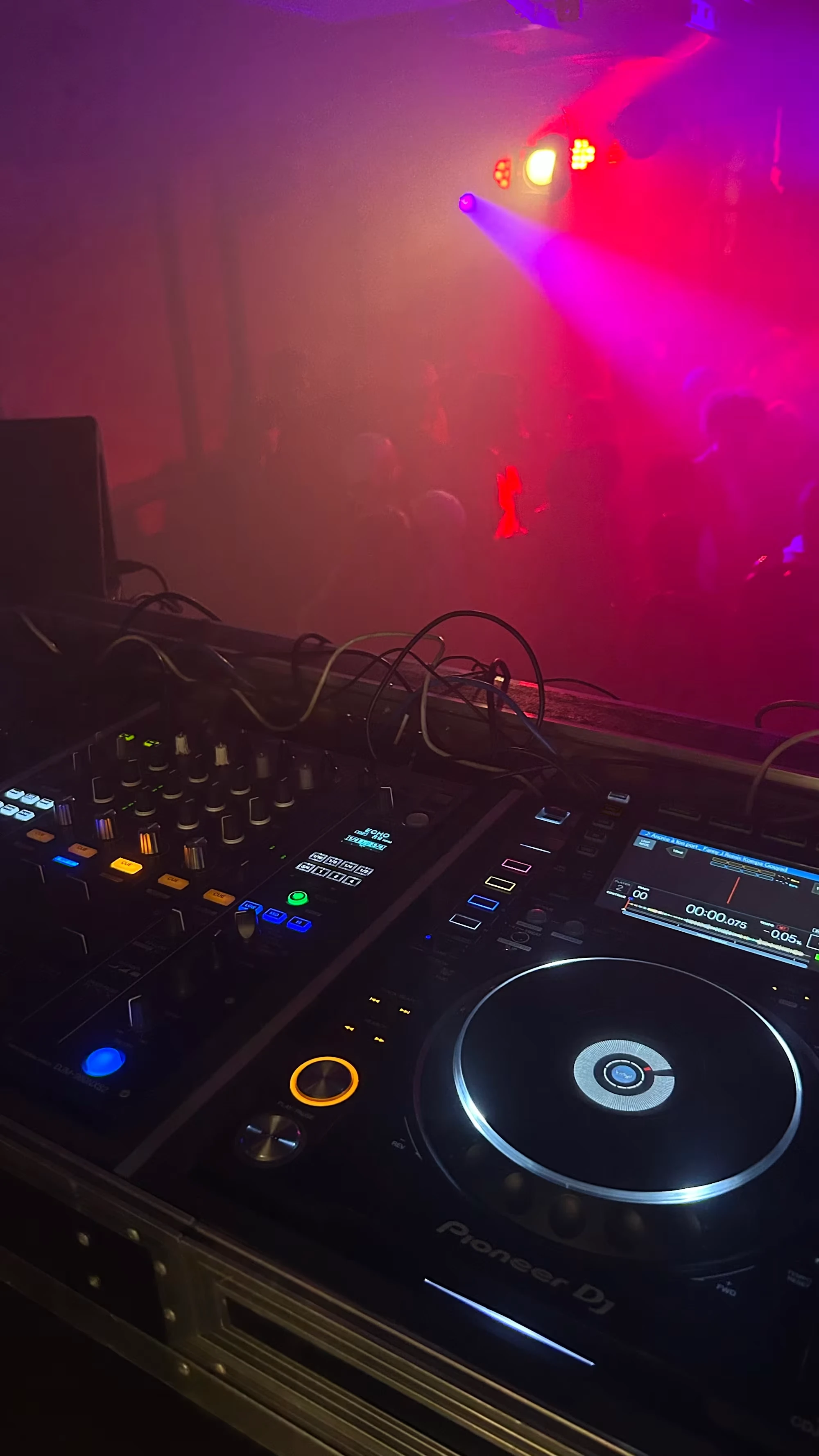 DJ DMDOLLA