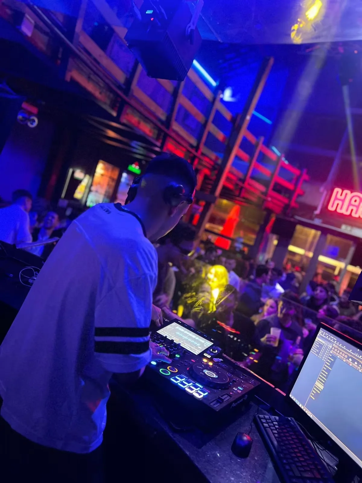 DJ FYRO