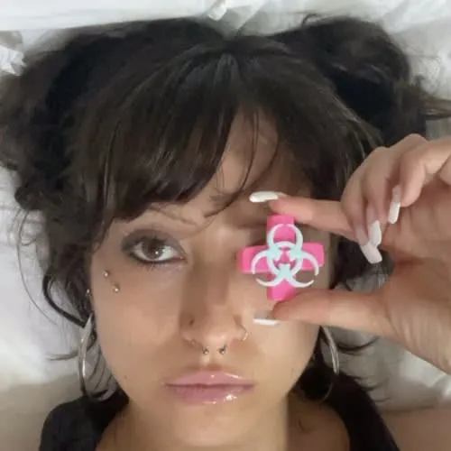 lucil9 apres l’éc0l3 ˚ · • . ° .