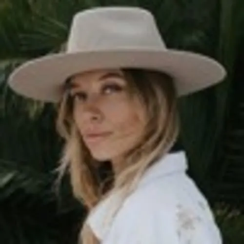 KATE ZUBŌK