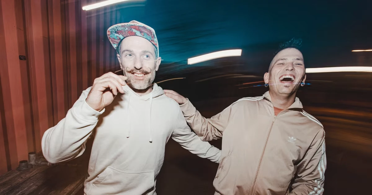 Crête & Moustache