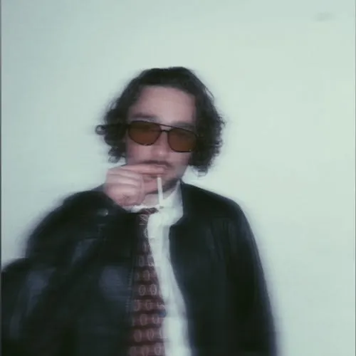 HØT QYΞW