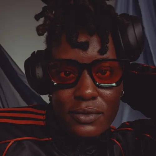 Ashley Younniä – "THE ARCHIVE"