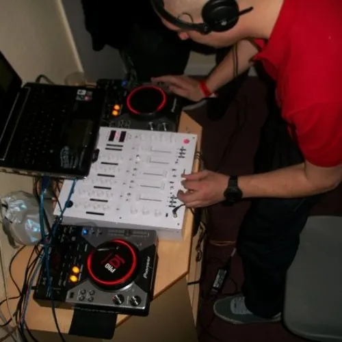 dj maleek