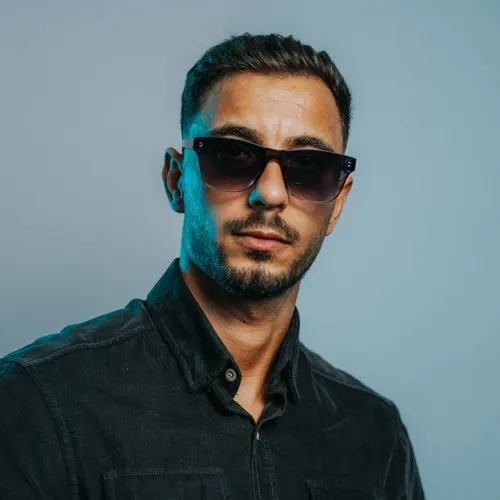 Peter Barros