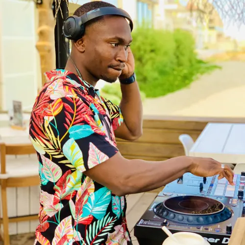 DJ COcoNut'