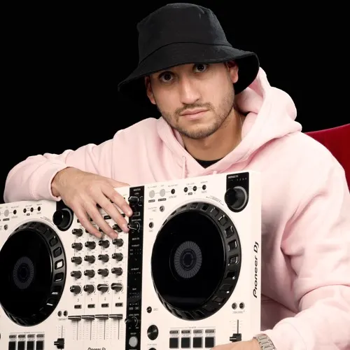 Afrinka Deejay