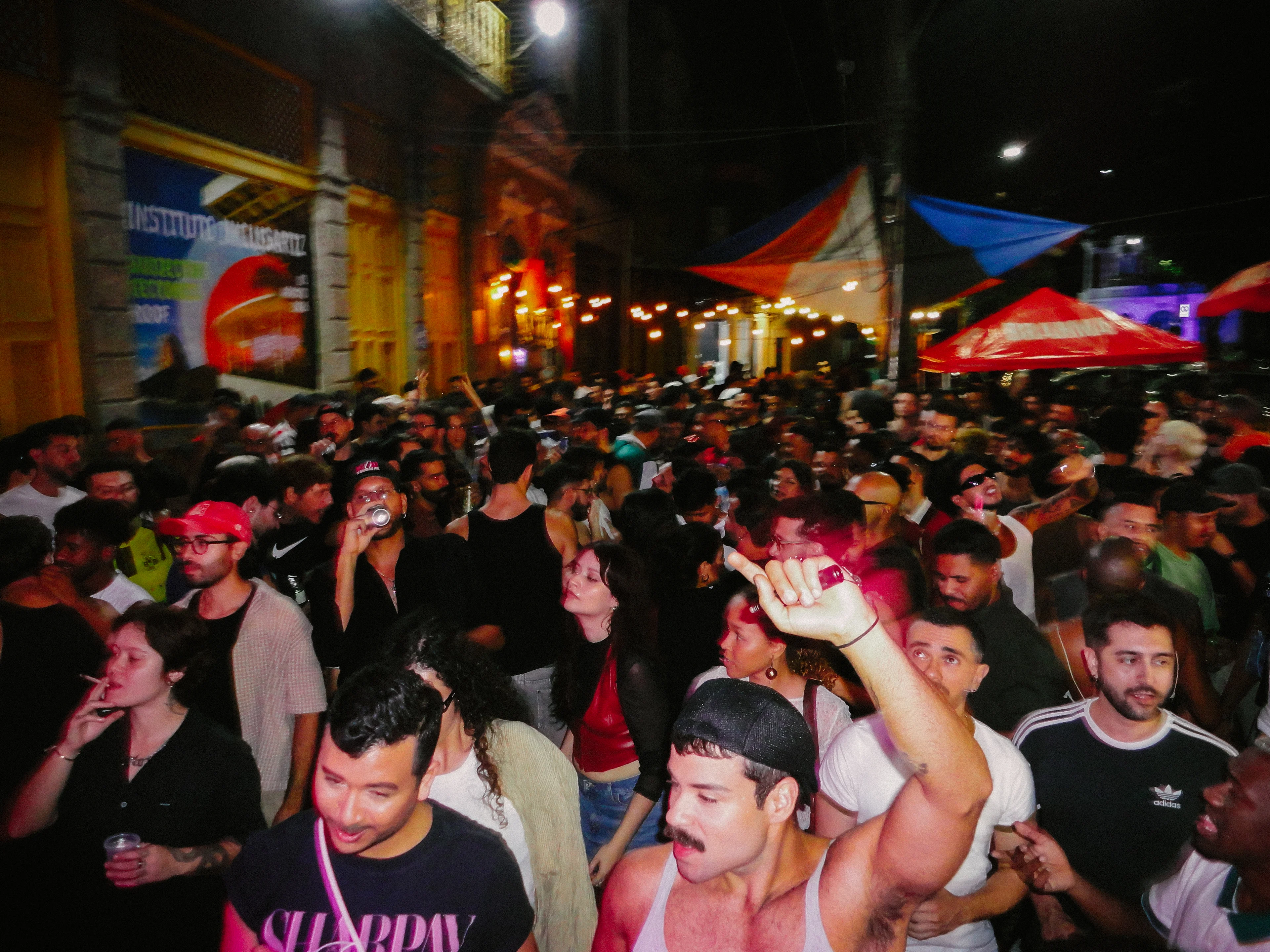 NOITE ICÔNICA