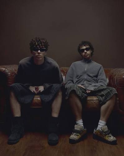Casa Ata: Curly Brothers, Anaia, Marco Ursino, Raph