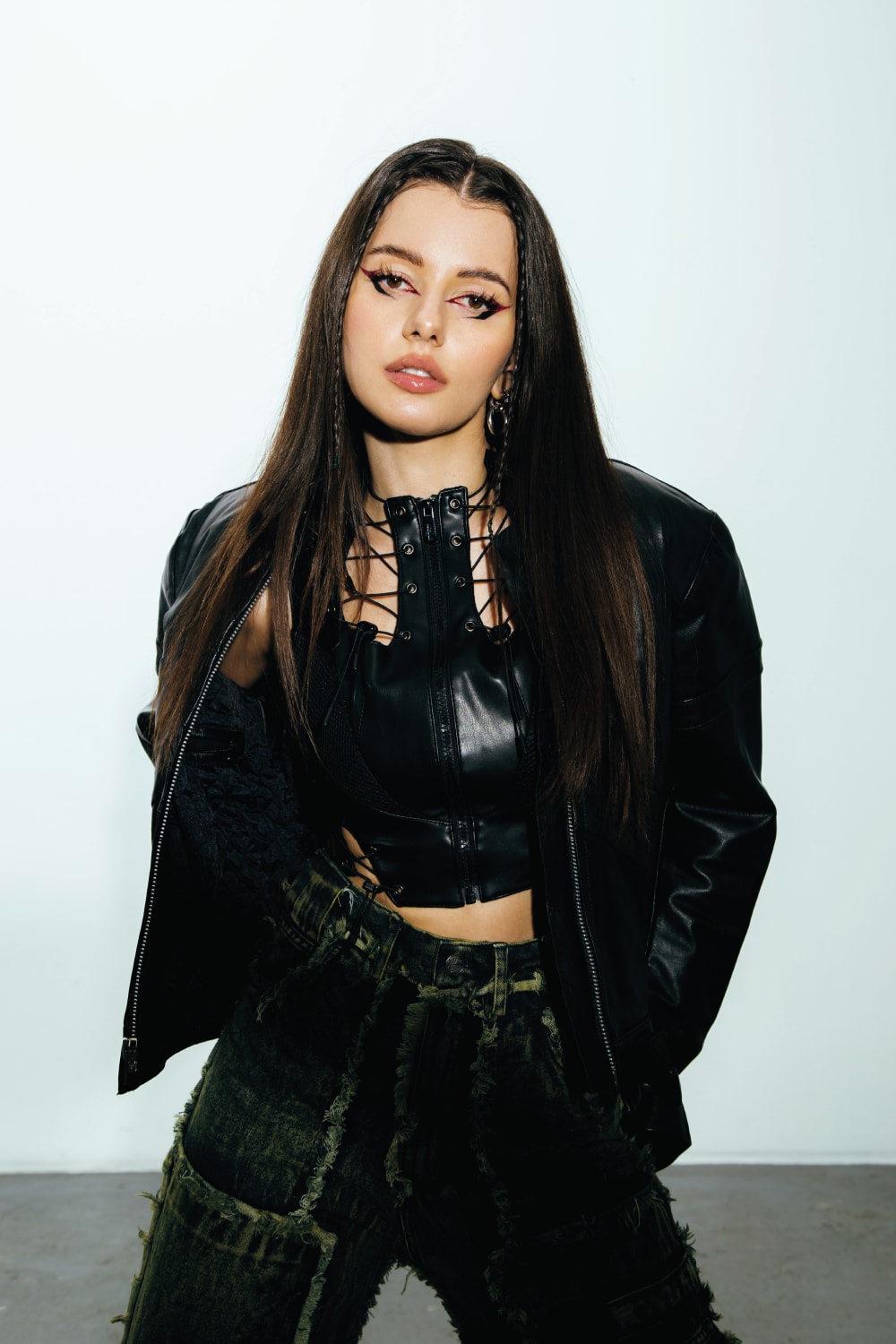 S. Society : Daria Kolosova, Salome, Nkt