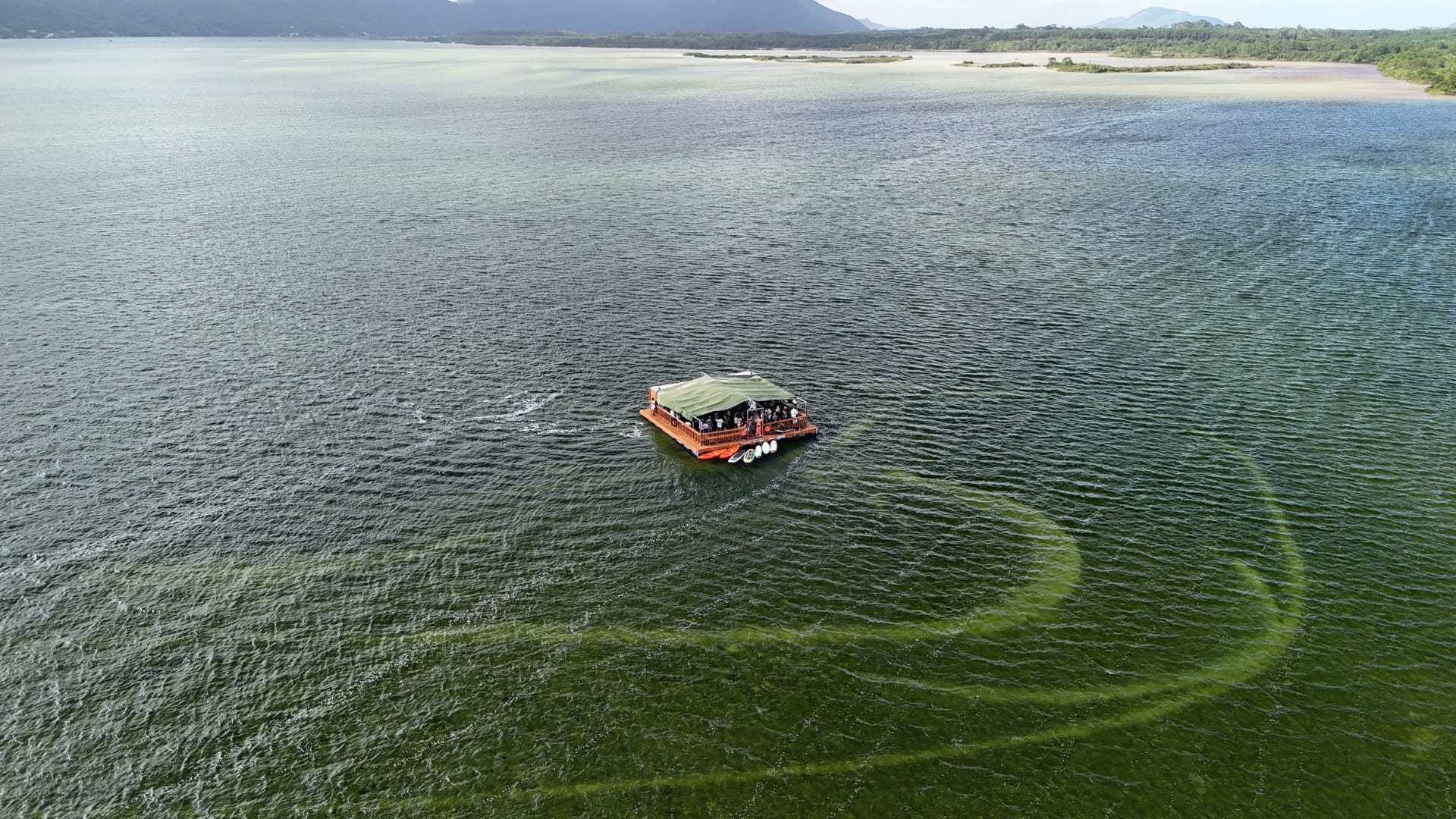 Gritaria No Meio Da Lagoa