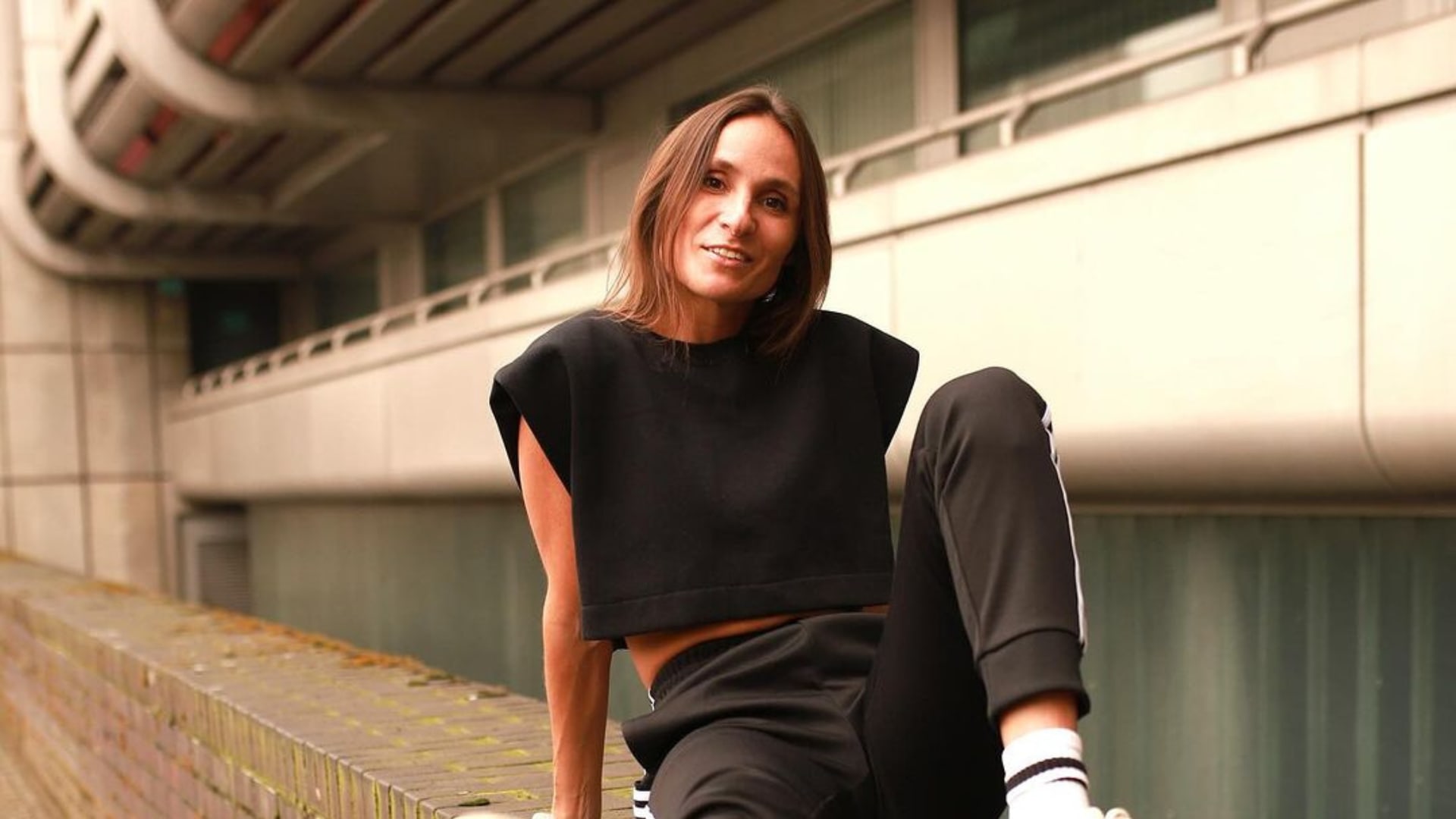 Temple Presents - Ele Luz (De) And Danni (Br)