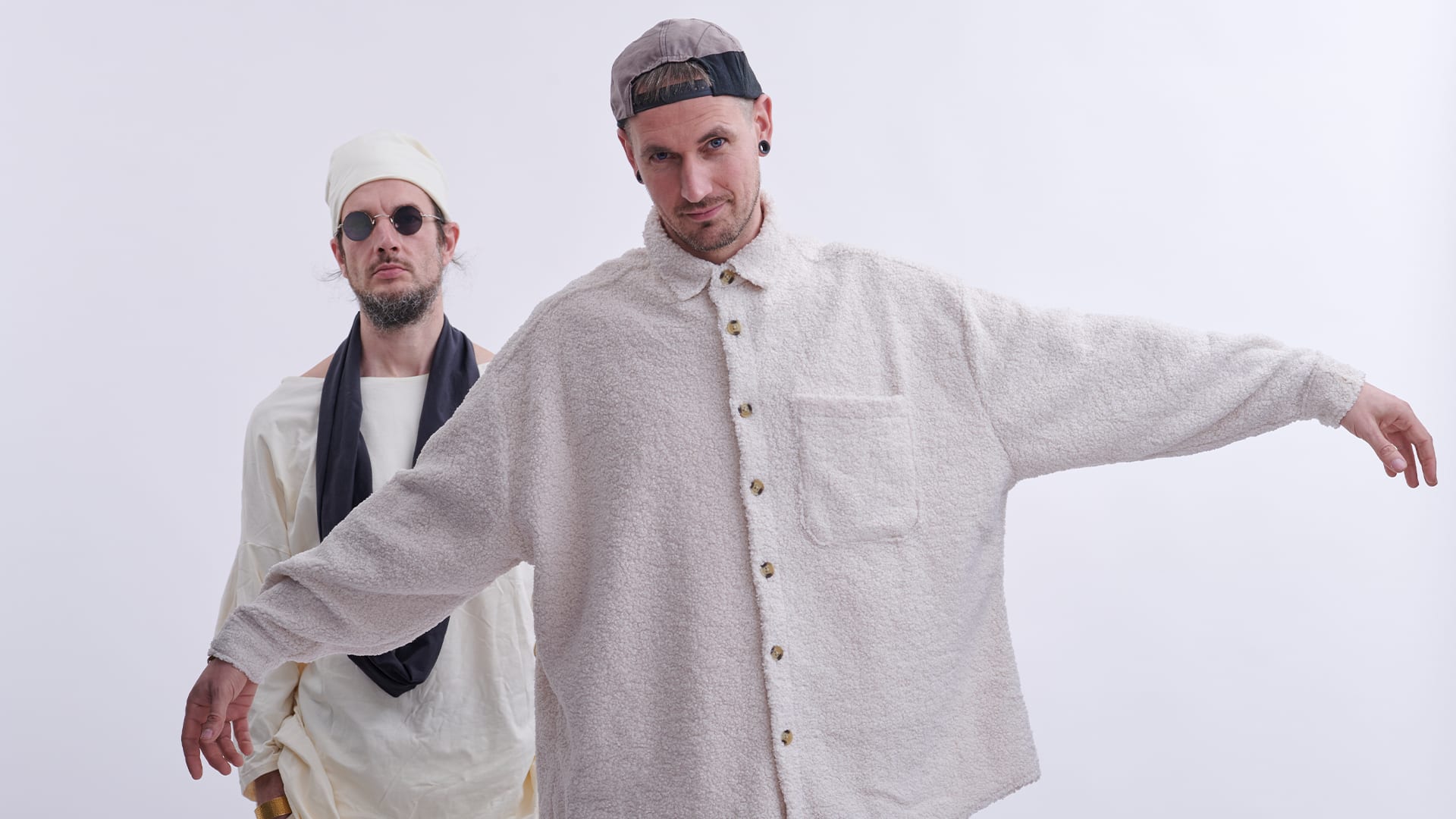 Upfront & Solmates Present: Monkey Safari & Vxsion