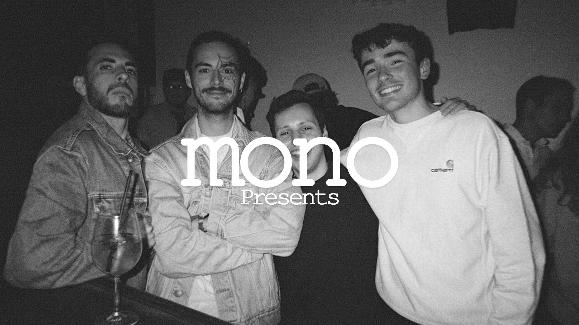 Mono Avec Velours, Pahrazar Et Voy4ge