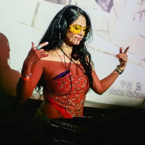 Bella~B  aka B²