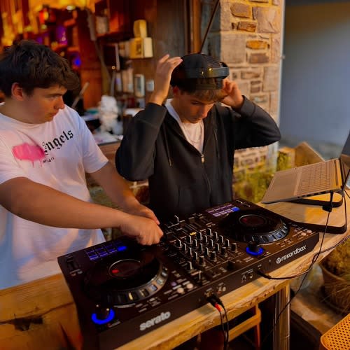 DJs 2T