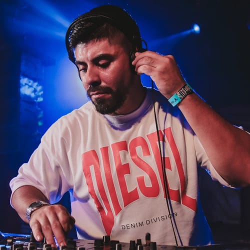 Dj White SharKing