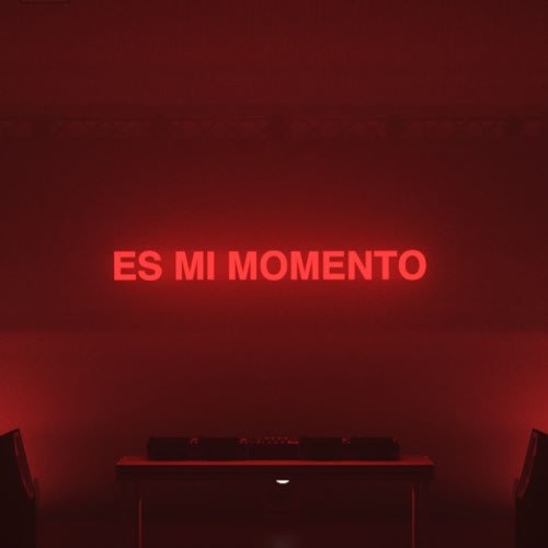 Es Mi Momento