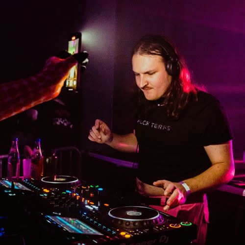 dj_backpain