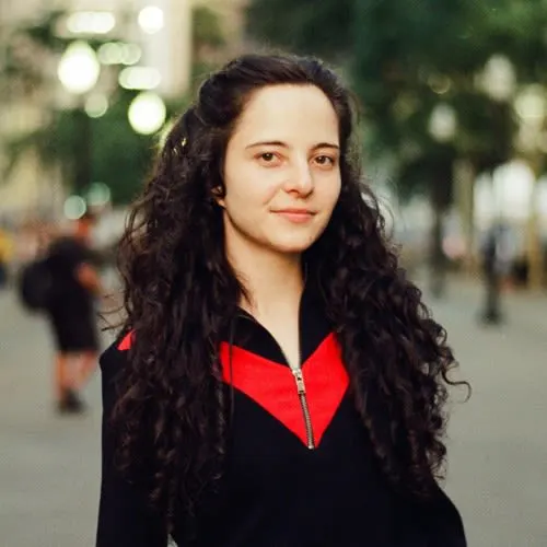 Grazi Flores