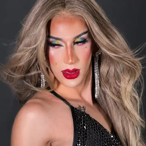 Venus • Drag Queen