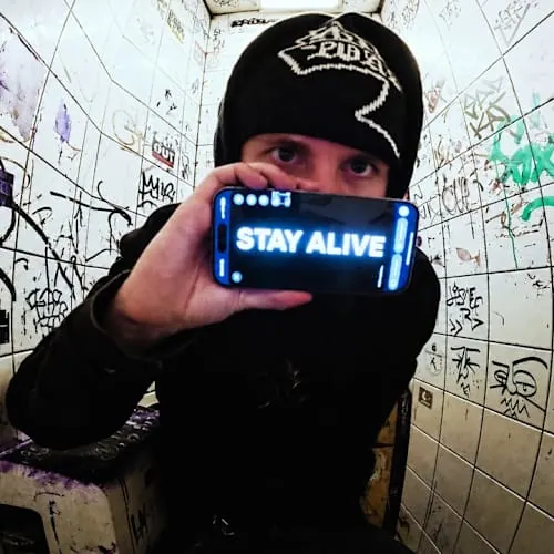 WILLIAM LUCK & NØNAME - STAY ALIVE (Official Video)