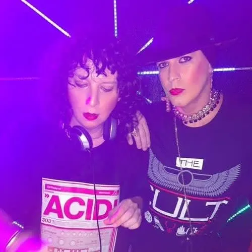 Eva & Angélica