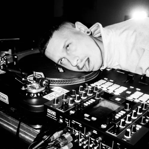DEEJAY POAS