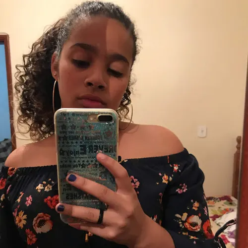 Flávia Mel