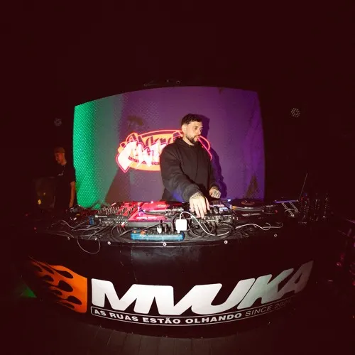 DJ BELTON