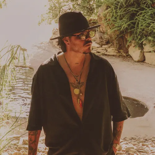 MAGO