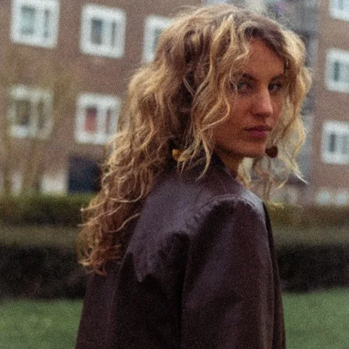 JULIA ADRIANA