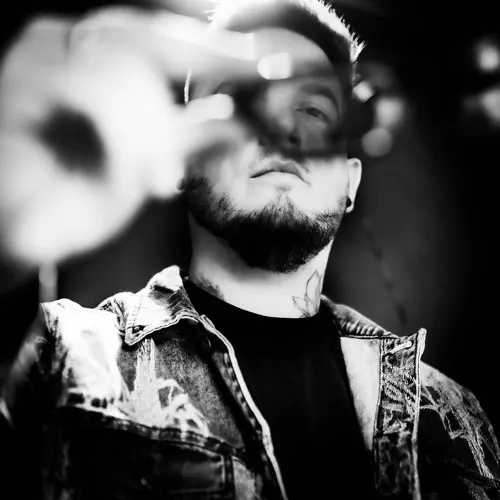 JULIAN MOOD