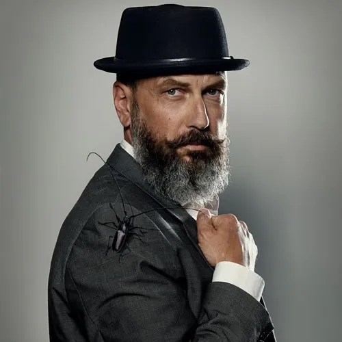 Moody Maestro