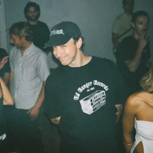 Scott (Afterhours.) ☁
