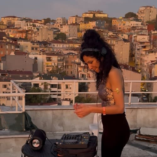 Farah Joue