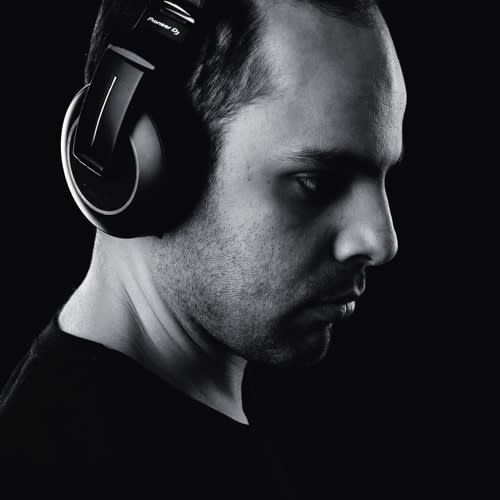 Navider (D.T.H.)