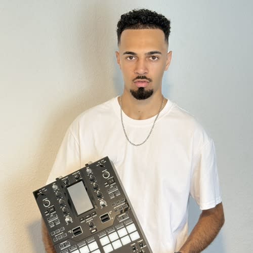 DJ RISLO